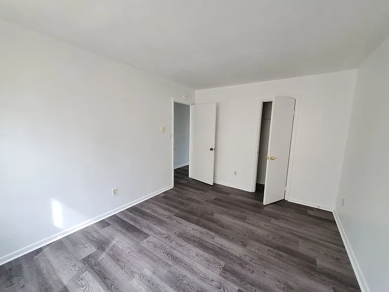6241 Alexander St — Photo 5
