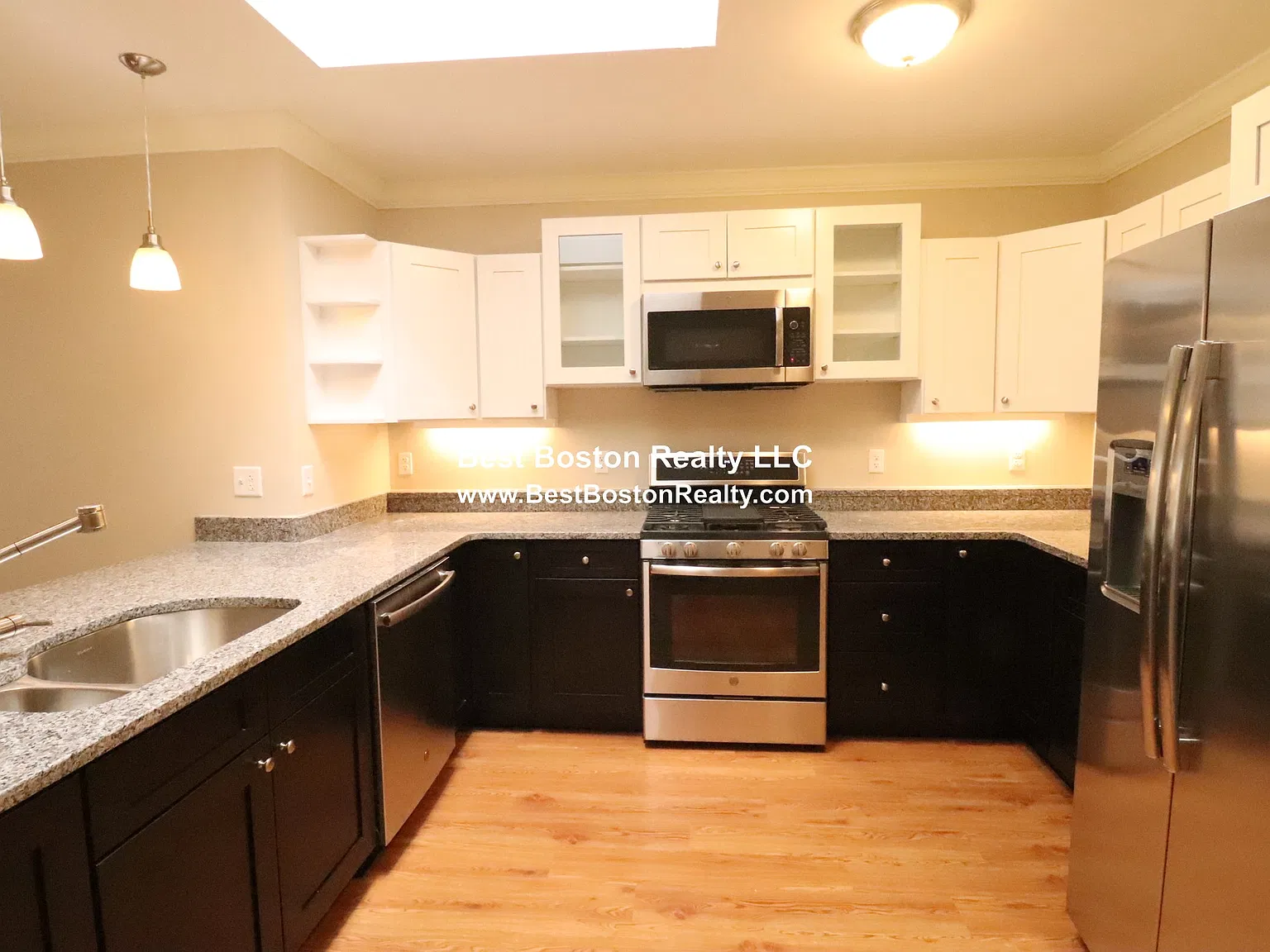 286 Main St — Photo 1