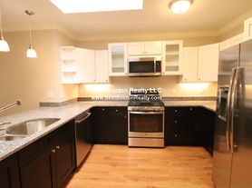 286 Main St, Woburn, MA