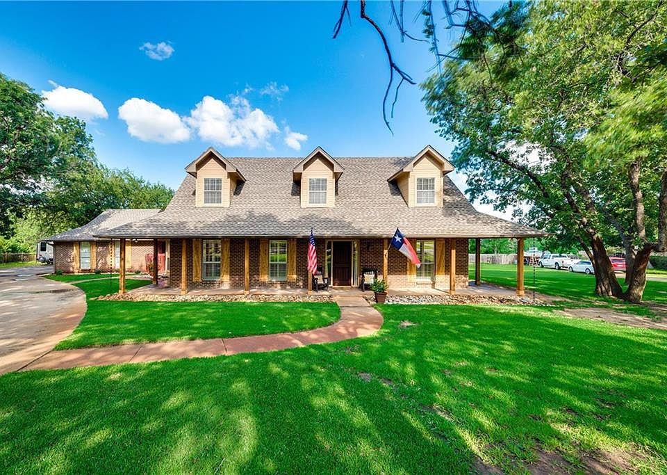 1st image of 110 Forest Oak Ct
