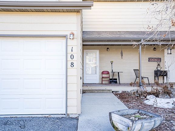 2nd image of 108 E Magnolia Dr Unit 108