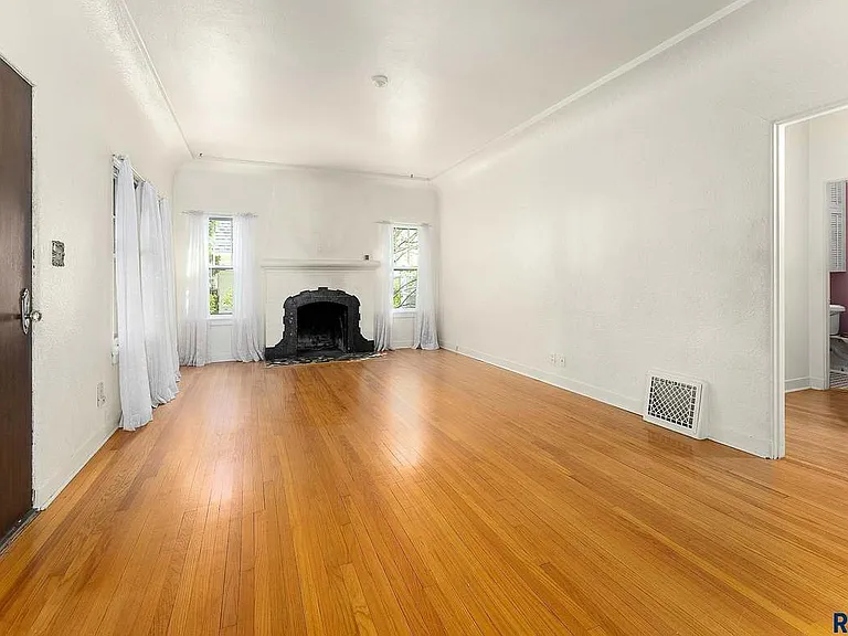 1817 S 5th Ave — Photo 5
