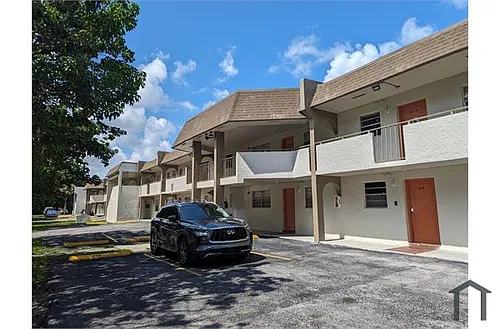 20520 NW 15th Ave Photo 1
