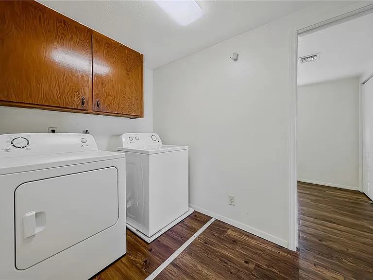 813 Furman Ave #1 — Photo 16