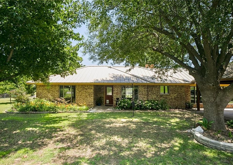 1st image of 2598 Lakeview Ln