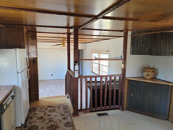2nd image of 2801 Lake Ontario Cir