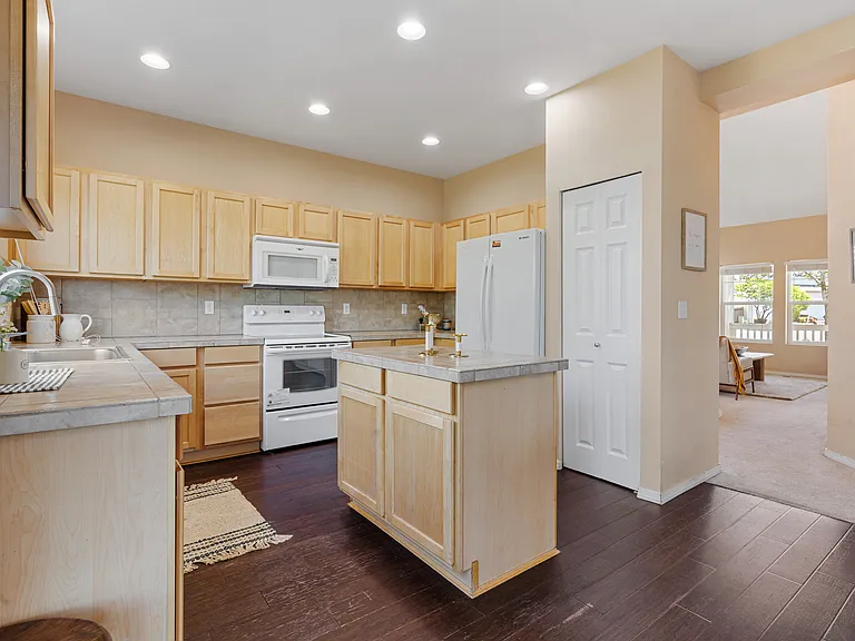 6221 Elizabeth Ave SE — Photo 20