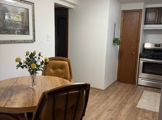 770 57th St #1, Clarendon Hills, IL 60514