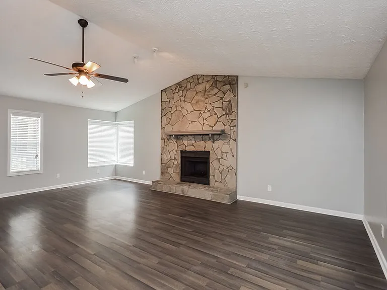 2093 Phillips Rd — Photo 4