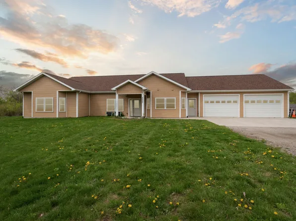 8840 S Garlock Rd, Carson City, MI 48811