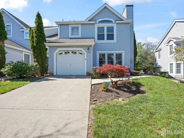 124 Magee Ct, East Brunswick, NJ 08816