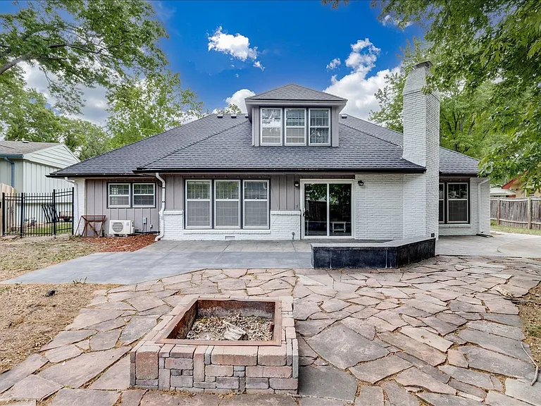 720 N Stratford Ln — Photo 45