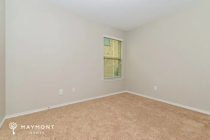 1321 Basswood Ln — Photo 8