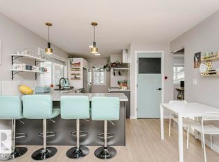 9020 152nd St, Edmonton, AB T5R 1M3