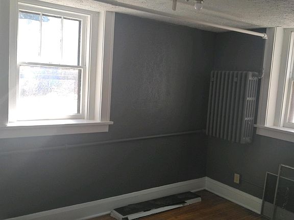 4th image of 1090 Thomas Ave APT 5