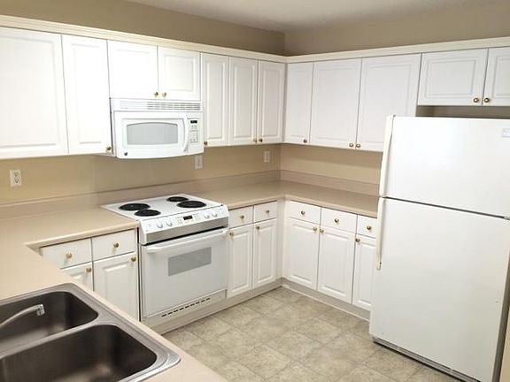 4th image of 5005 Woods Edge Dr