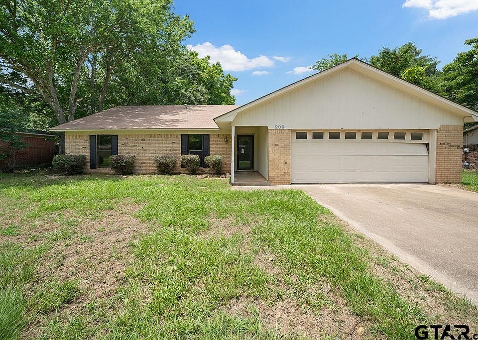 1st image of 209 Magnolia Ln