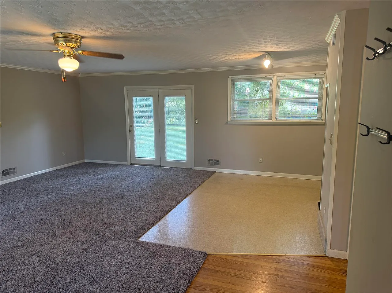 3 bed, 1793 sqft, $1,400 — Photo 3