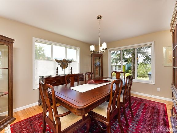 5th image of 603 NW Glenwood Ct