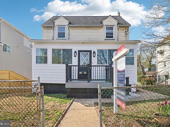 2nd image of 3149 Newton St NE