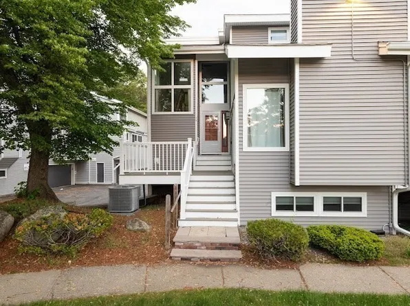 255 North Rd Unit 76, Chelmsford, MA 01824