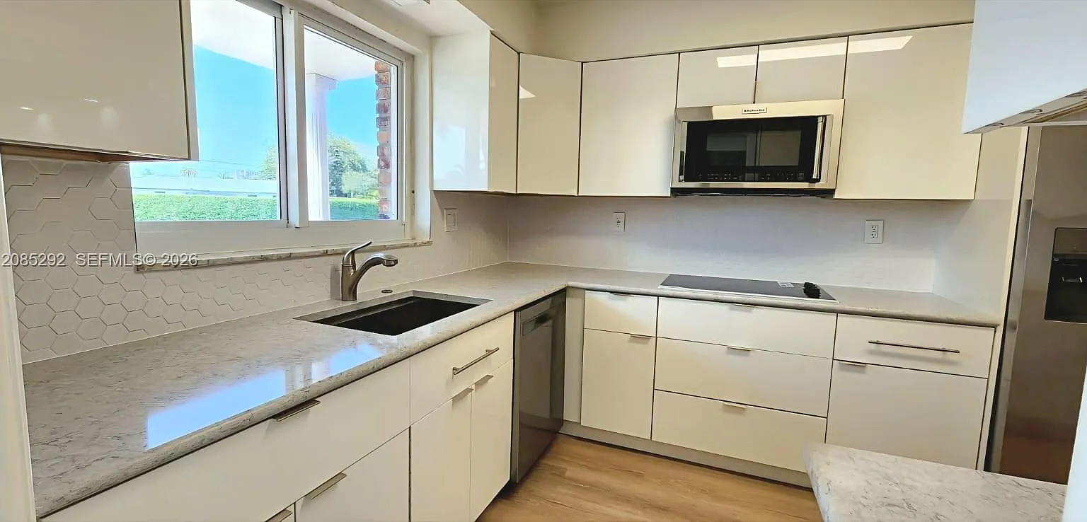 2 bed, 2.5 bath, 1548 sqft, $3,950 — Photo 4