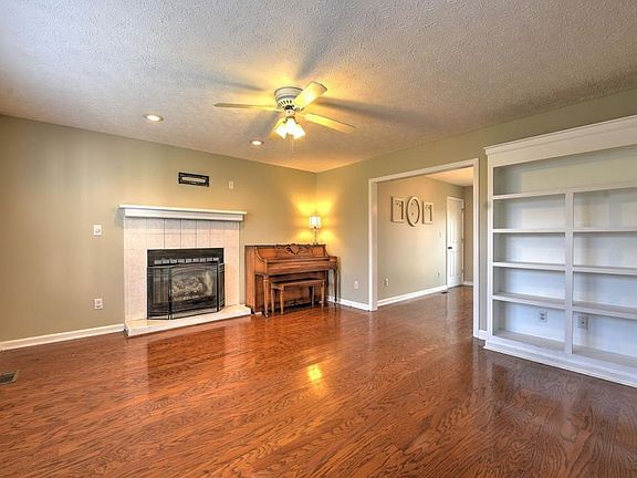 2nd image of 106 Daniels Way
