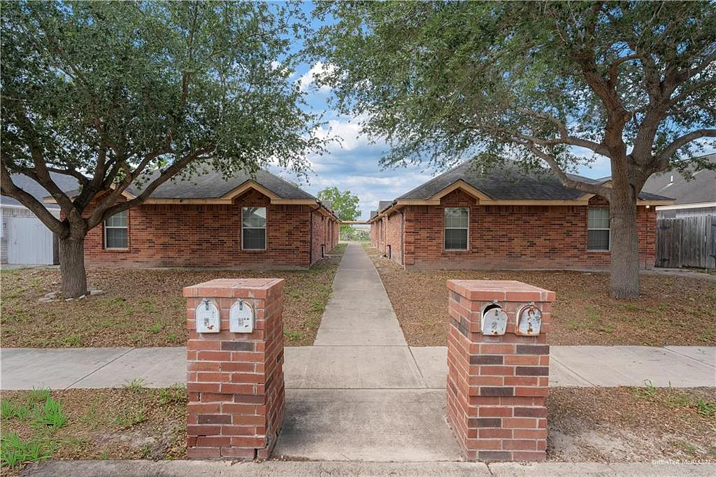 2 bed, 2.0 bath, 1036 sqft, $780 — Photo 1