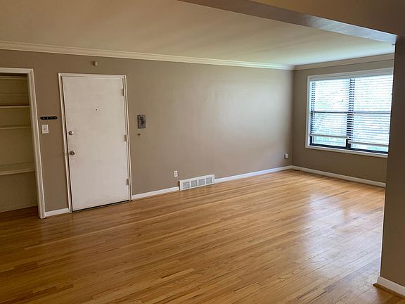 4th image of 25777 Woodward Ave APT 203