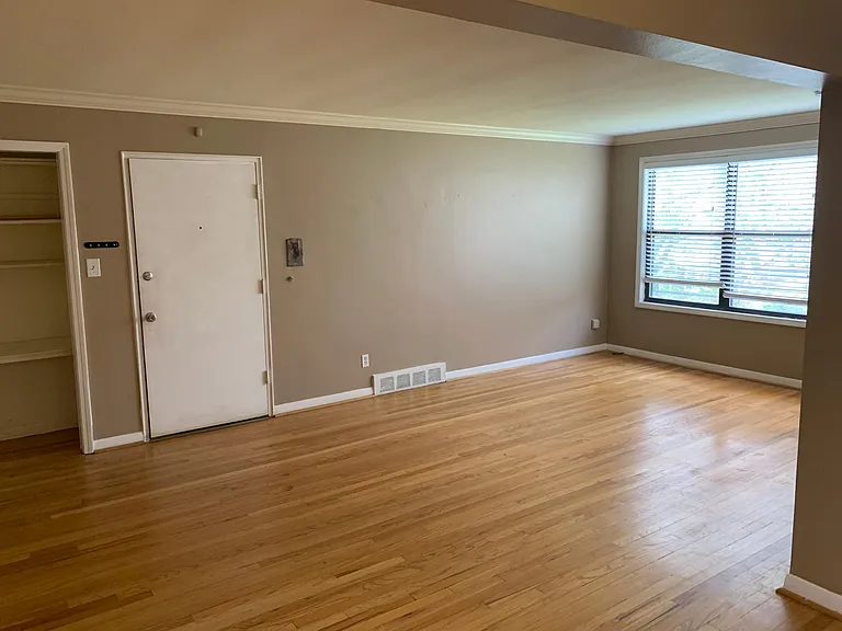25777 Woodward Ave #203 — Photo 4