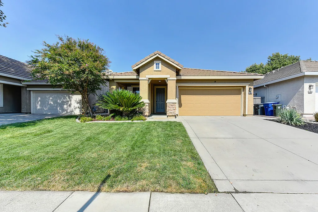 5856 Bridgecross Dr photo 1
