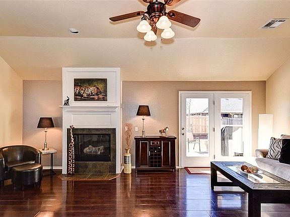 4th image of 404 E Plantation Ter
