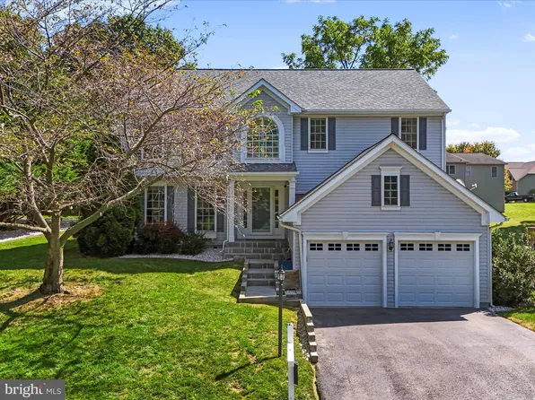 20510 Woodbridge Dr, Hagerstown, MD 21742