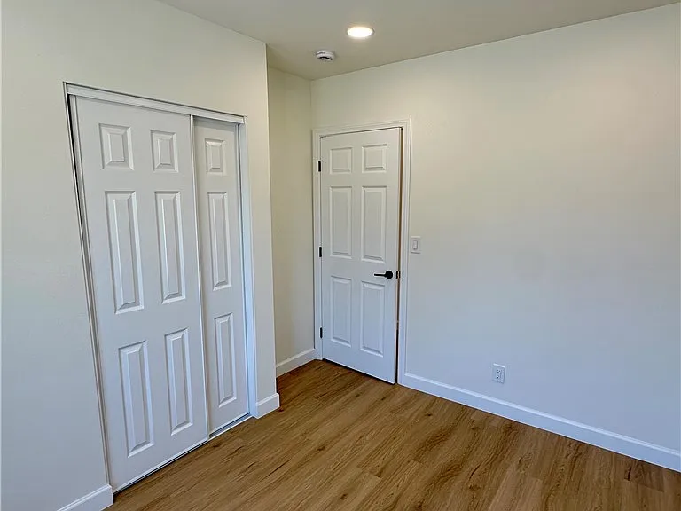 1944 W Valencia Dr — Photo 11