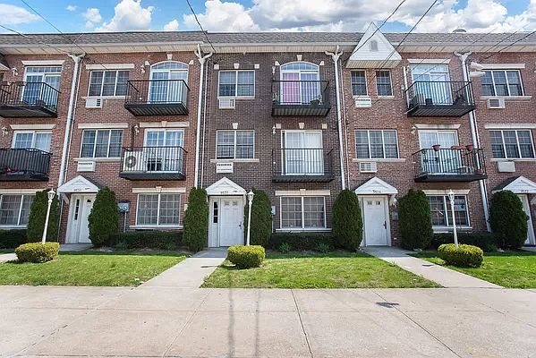 1st image of 9526 Schenck St Fl 1