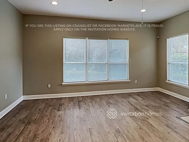 2929 Oakgrove Ave — Photo 3