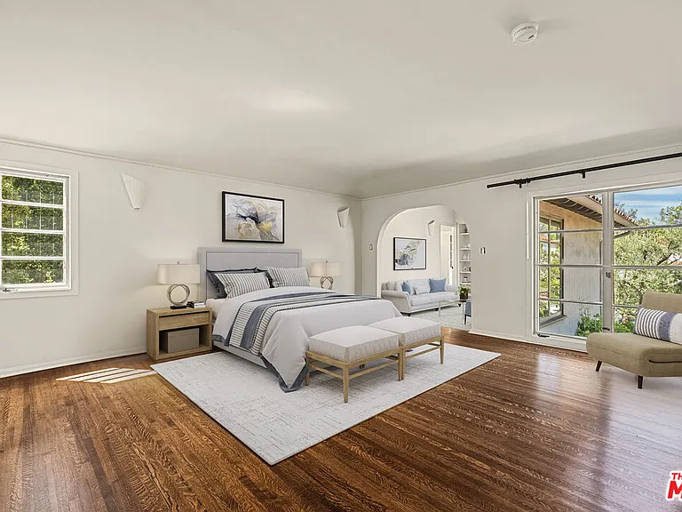 512 N Palm Dr — Photo 15