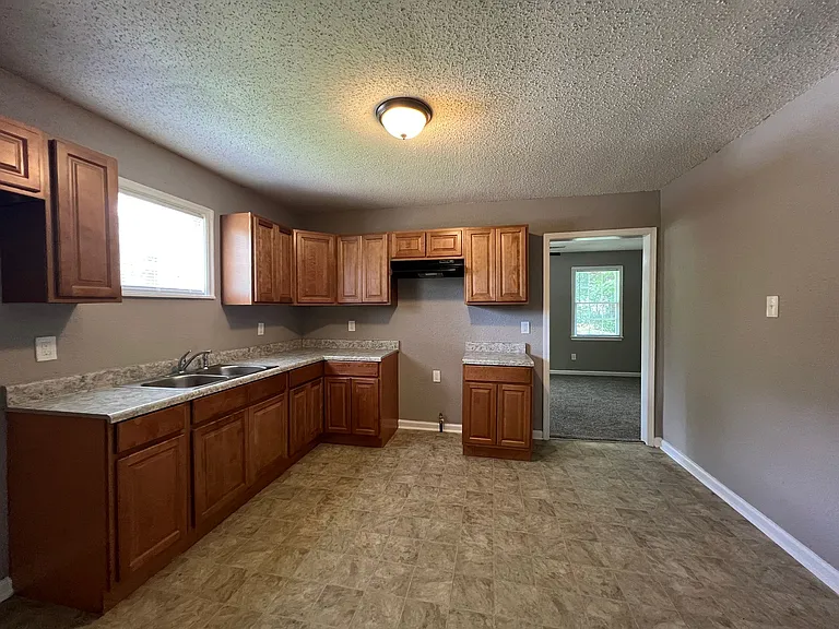 25 E McKellar Ave — Photo 5