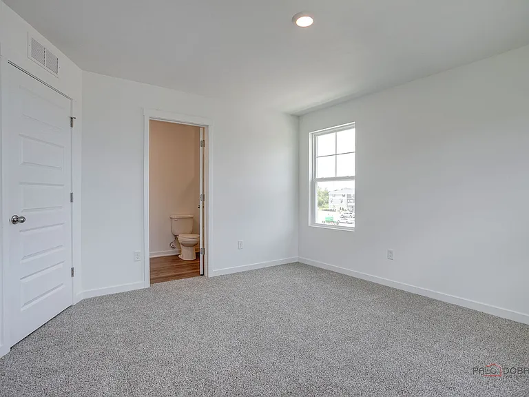 541 Yosemite Way — Photo 22