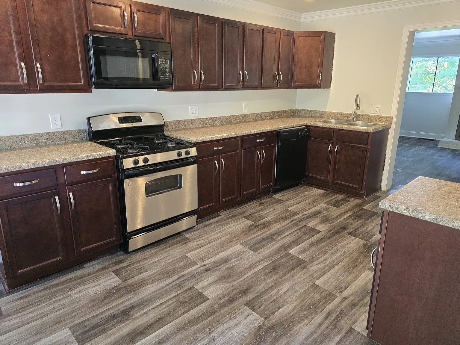866 Lake Hollow Blvd SW — Photo 1