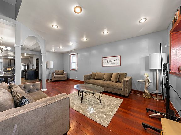 4th image of 6146 W 54th St