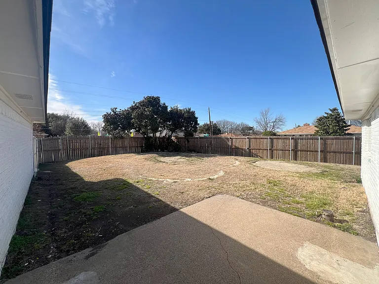 742 Royal Oaks Dr — Photo 11