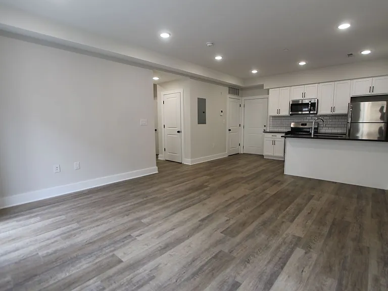 East Main Manayunk Apartments — Photo 62