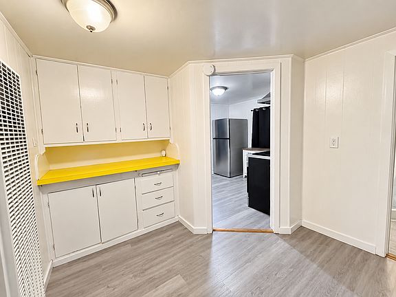 5th image of 2613 Spring St #2
