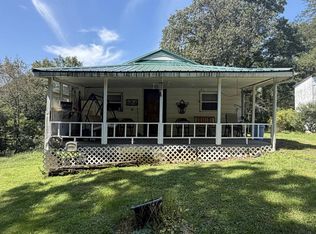 3704 Trace Fork Rd, Sissonville, WV 25320