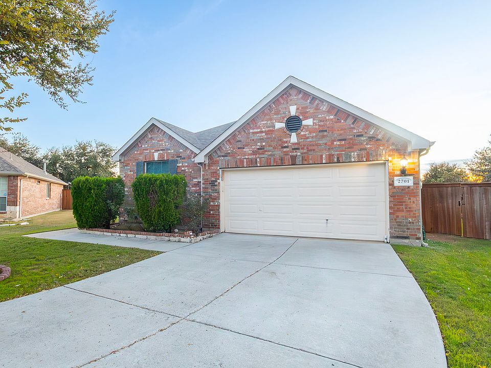 1st image of 2701 Lumina Dr