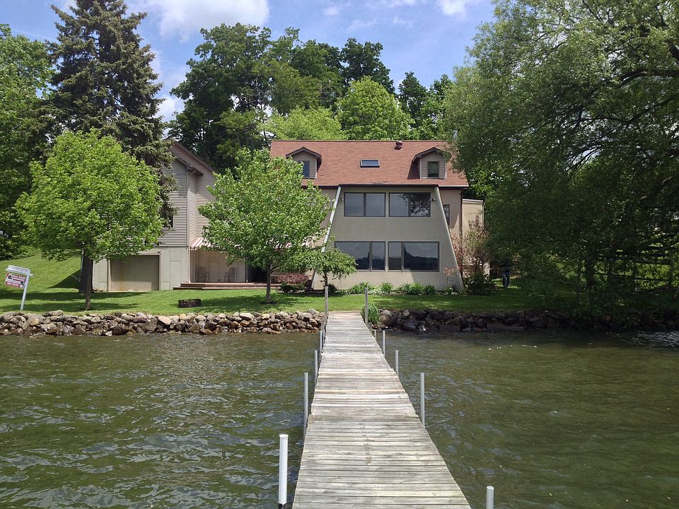 1st image of 317 Lakeside Dr