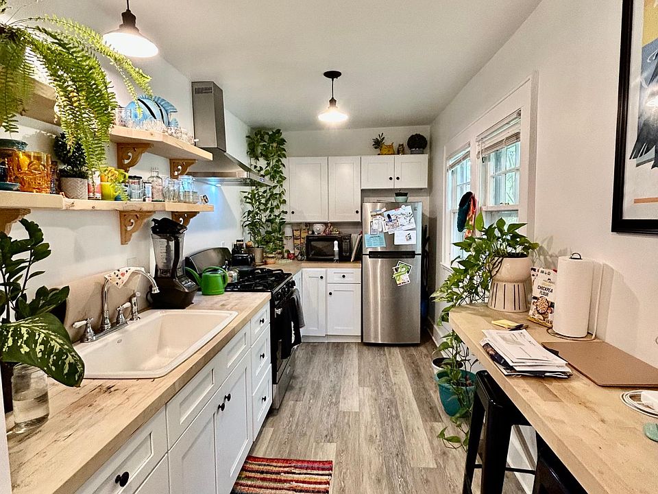 1st image of 15 Franklin St #3