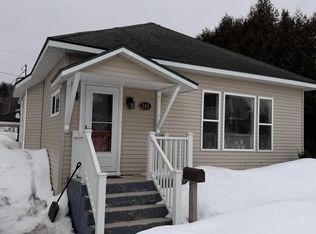 208 E Onota St, Munising, MI 49862