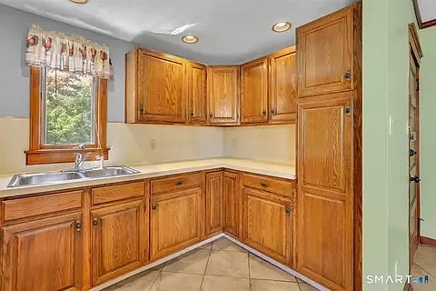 2 bed, 1226 sqft, $1,900 — Photo 3